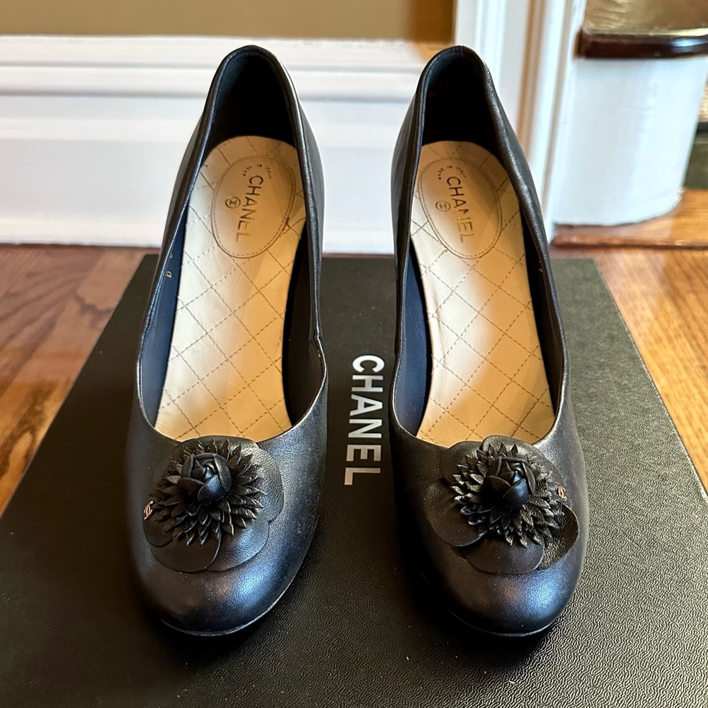 Chanel Black Leather Floral Pumps